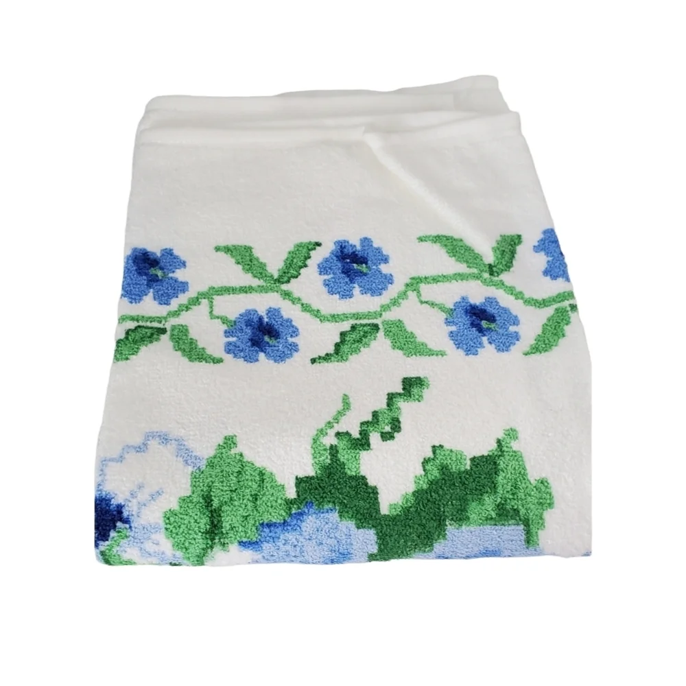 Vintage 1970's Cannon Floral Large Bath Towel New Old Stock Blue and White NWT